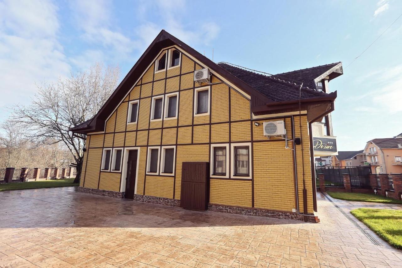 Dezire Guesthouse Baile 1 Mai Exterior foto